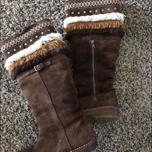UGG BOOTS